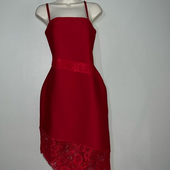 Venus Lace Detail Red Dress size XL - Picture 2 of 10